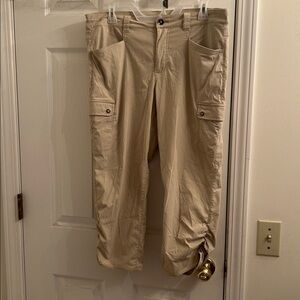Eddie Bauer Women’s Cargo Crop Pants Beige Khaki Outdoor Hiking Sz T12